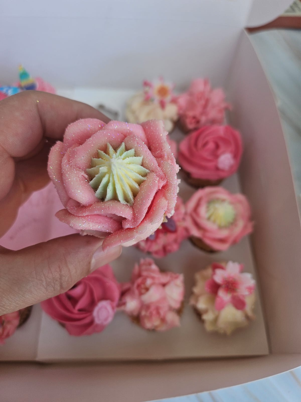 Coffret de cupcakes à offrir thème Fleurs