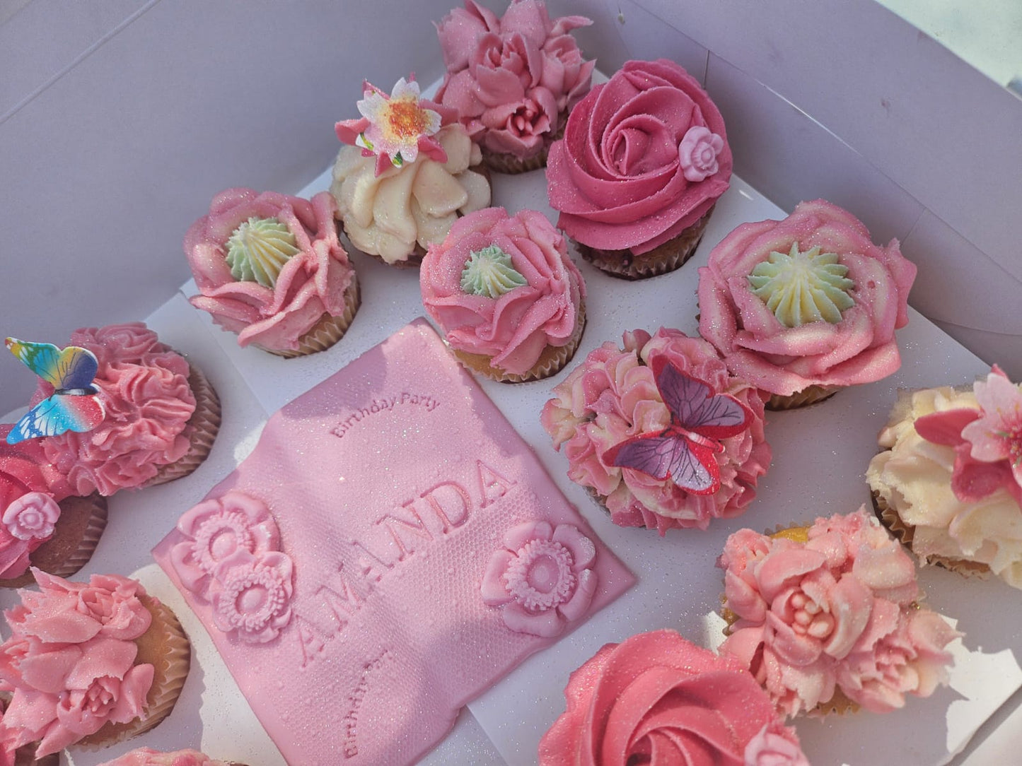Coffret de cupcakes à offrir thème Fleurs