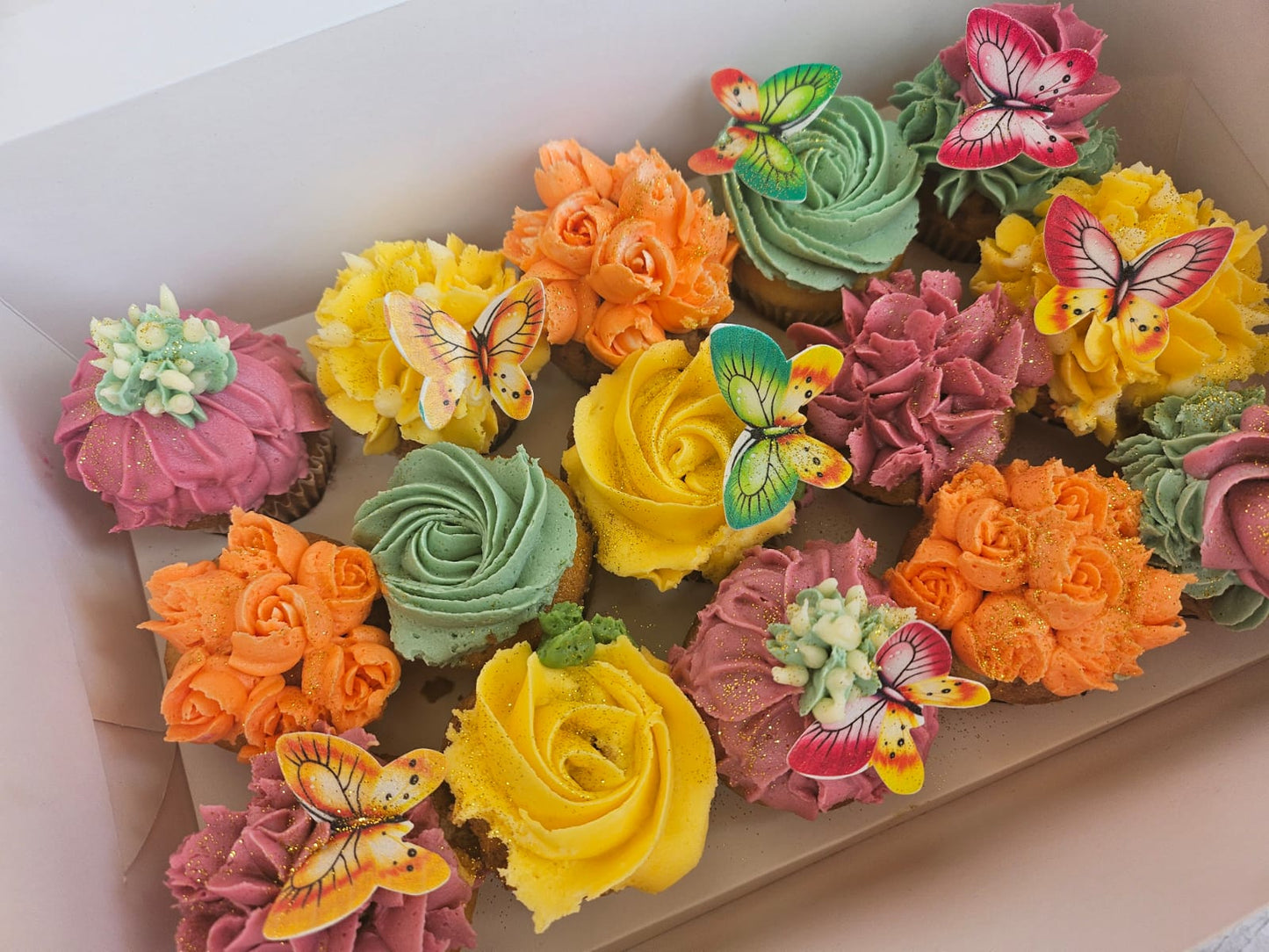 Coffret de cupcakes à offrir thème Fleurs