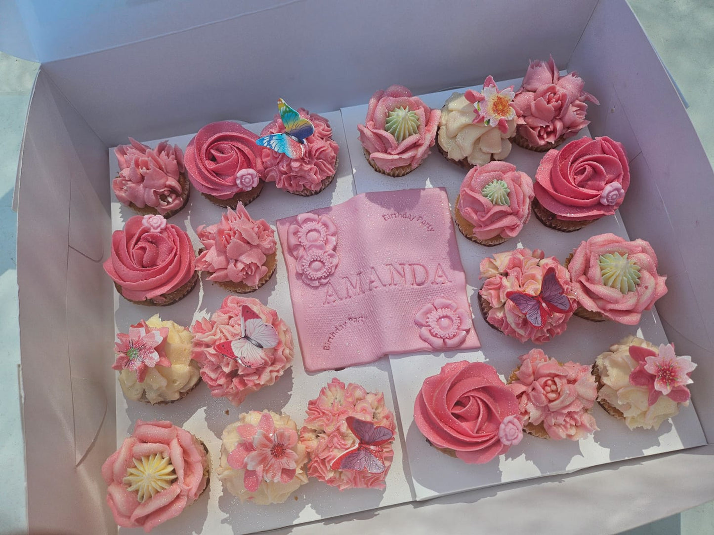 Coffret de cupcakes à offrir thème Fleurs