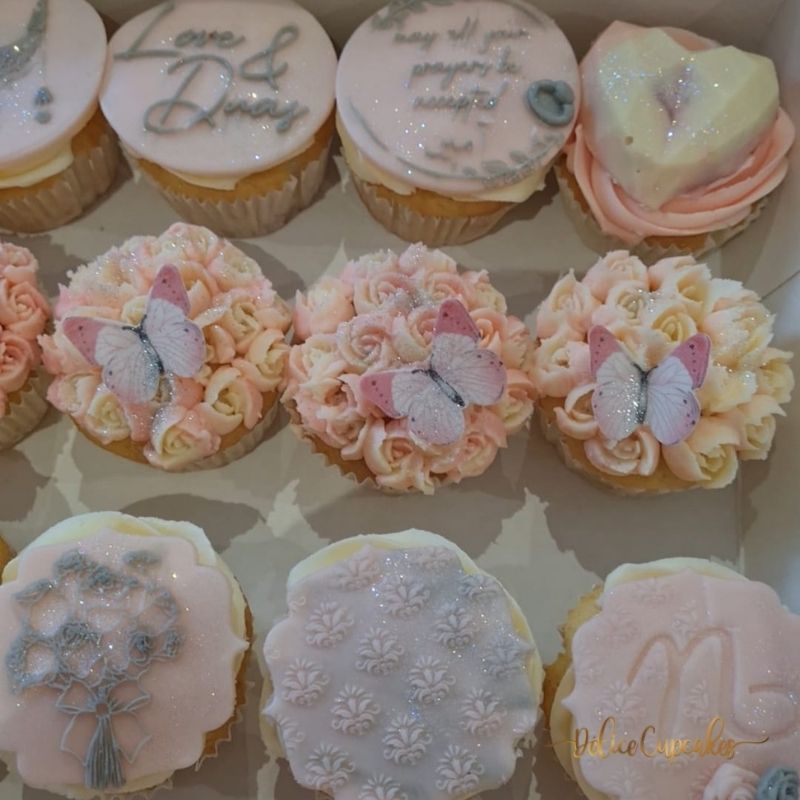 Cupcakes thème Fleurs/Anniversaire/Mariage... à partir de
