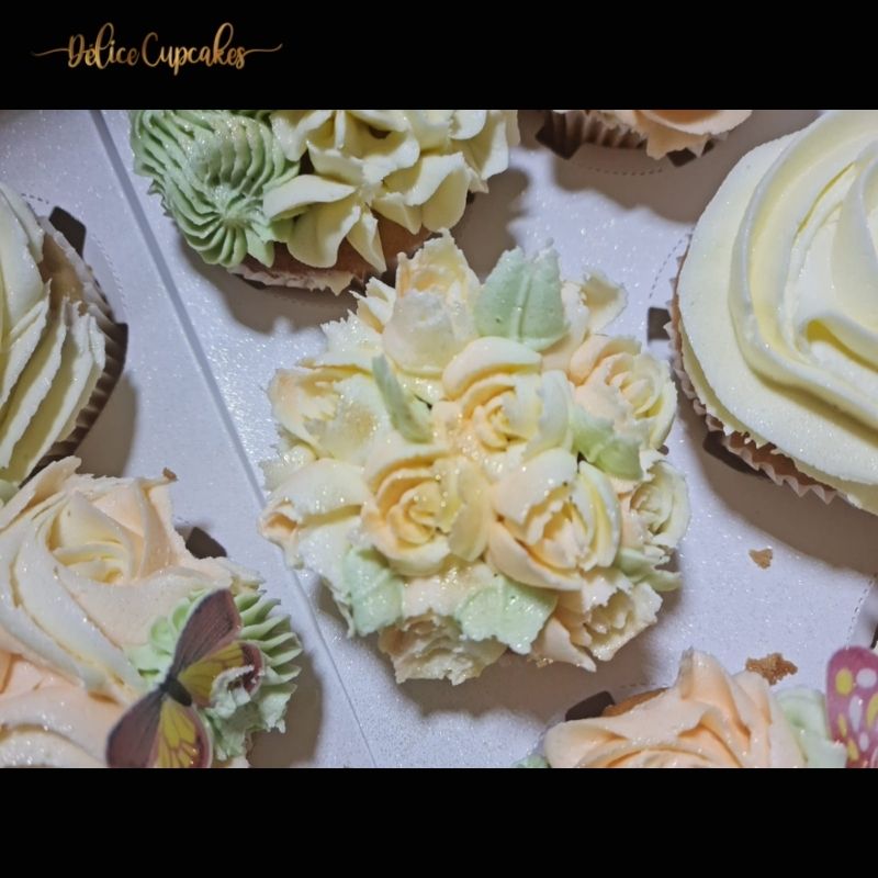 Coffret de cupcakes à offrir thème Fleurs