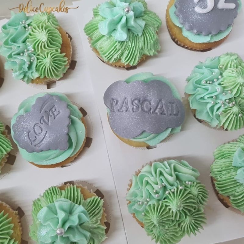 Coffret de cupcakes à offrir thème Fleurs