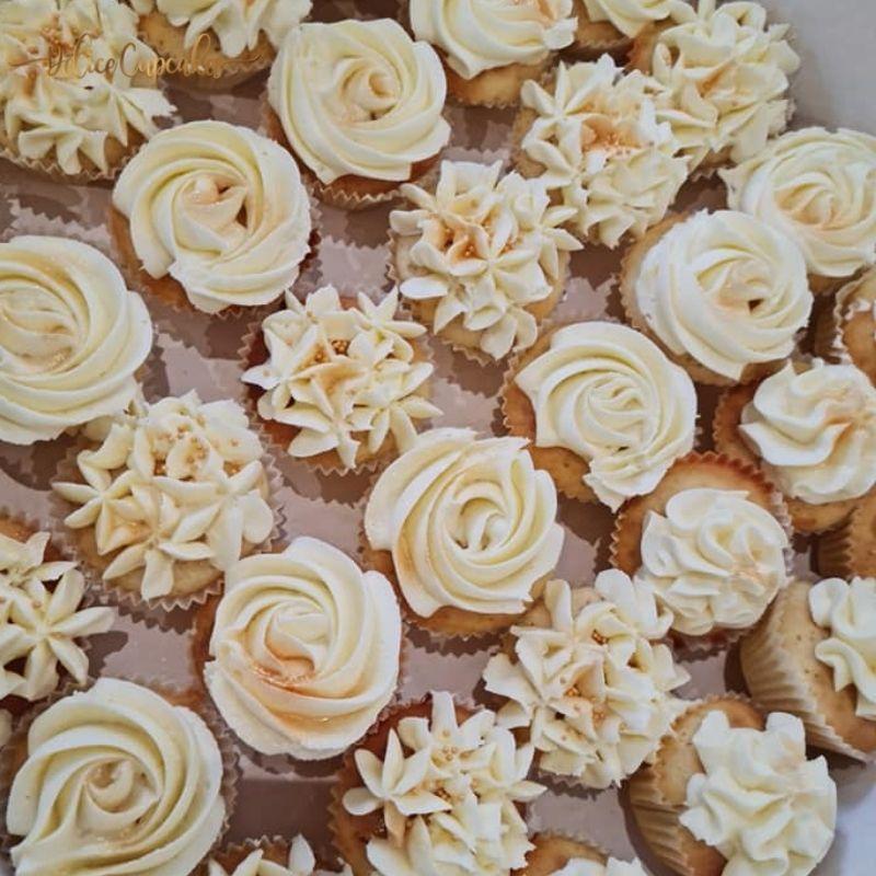 Cupcakes thème Fleurs/Anniversaire/Mariage... à partir de