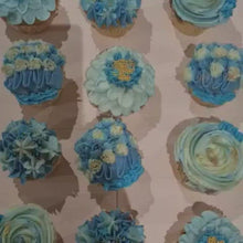 Charger et lire la vidéo dans la visionneuse de la Galerie, Coffret de cupcakes à offrir thème Fleurs
